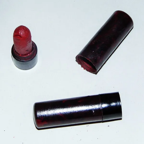 Lustreglass Sheer-Shine Lipstick – Housewife