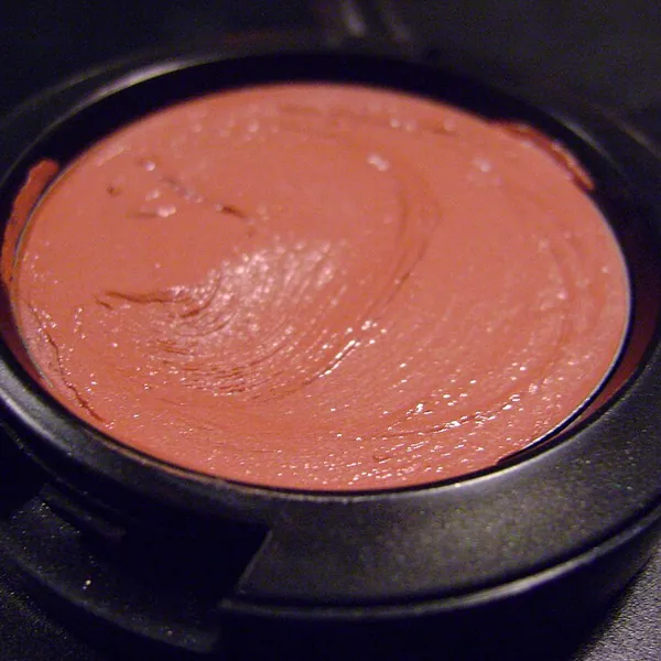 Glow Play Bouncy Blush